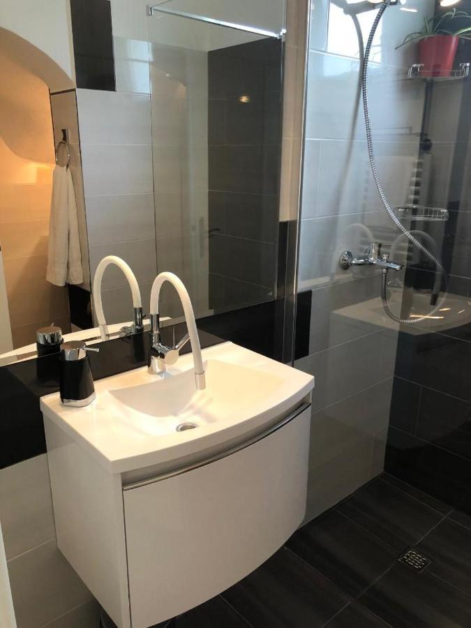 Cozy New Flat For 2 Or 3 Lejlighed Hvar Town Eksteriør billede